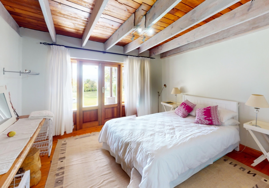 To Let 5 Bedroom Property for Rent in Rheenendal Western Cape